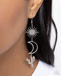 Paparazzi "Wishfully Western" Silver Earrings Paparazzi Jewelry