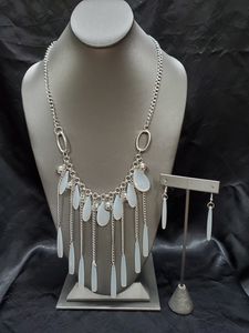 Paparazzi "Roaring Riviera" White Necklace & Earring Set Paparazzi Jewelry