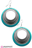 Paparazzi "Making Waves" earring Paparazzi Jewelry