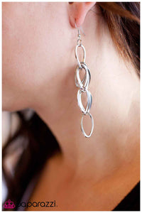 Paparazzi "Picture Perfect" earring Paparazzi Jewelry