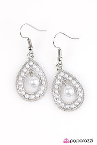 Paparazzi "Timeless Tradition" Silver Earrings Paparazzi Jewelry