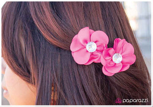 Paparazzi "Pretty In Pink" hair clip Paparazzi Jewelry