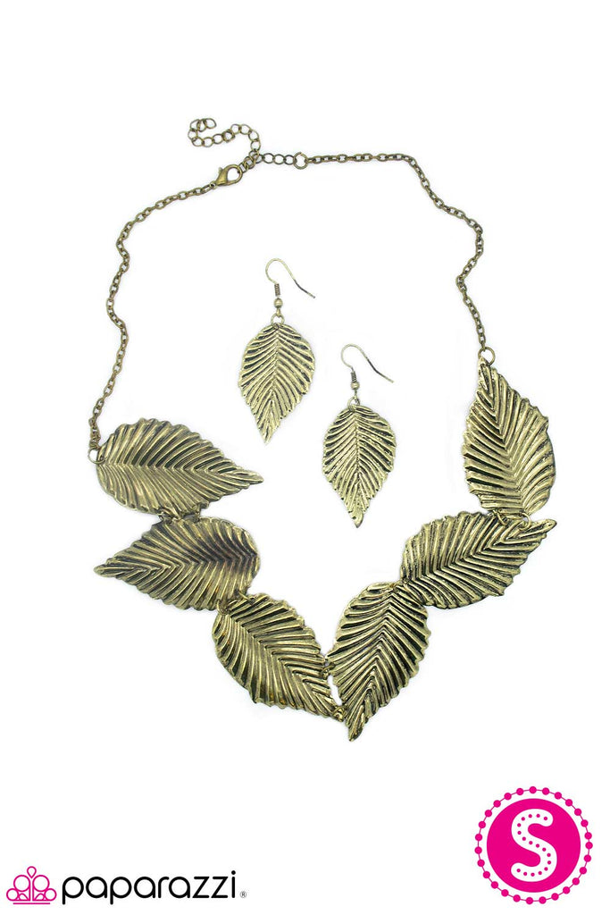 Brass leaf necklace paparazzi Clearance