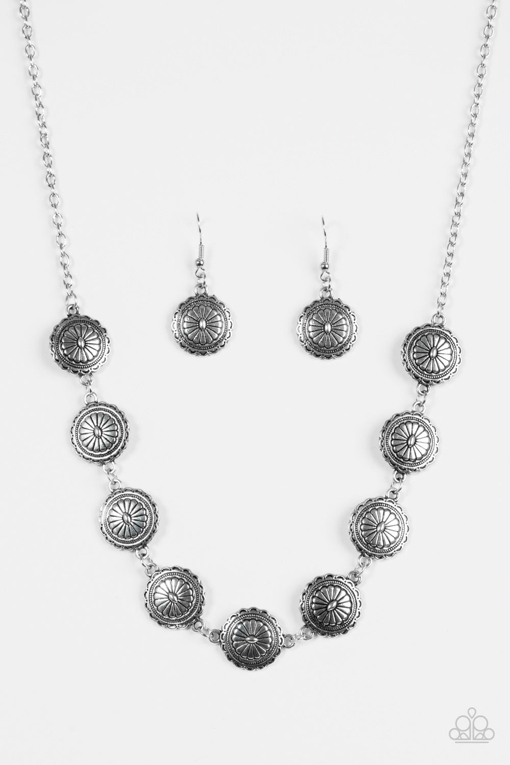 Paparazzi Pleasantly Prairie Silver Necklace And Earring Set