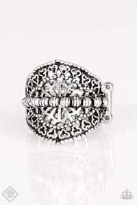 Paparazzi VINTAGE VAULT "Travel Treasure" FASHION FIX Silver Ring Paparazzi Jewelry