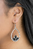 Paparazzi VINTAGE VAULT "Lotus Laguna" Black Earrings Paparazzi Jewelry