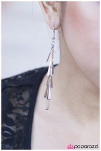 Paparazzi "Freefall" earring Paparazzi Jewelry