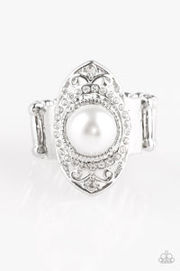 Paparazzi VINTAGE VAULT "Pearl Posh" White Ring Paparazzi Jewelry