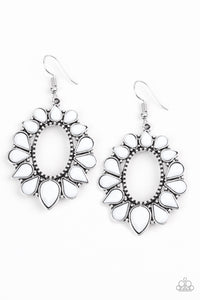 Paparazzi "Fashionista Flavor" White Earrings Paparazzi Jewelry