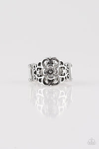 Paparazzi "Fanciful Flower Gardens" Silver Ring Paparazzi Jewelry