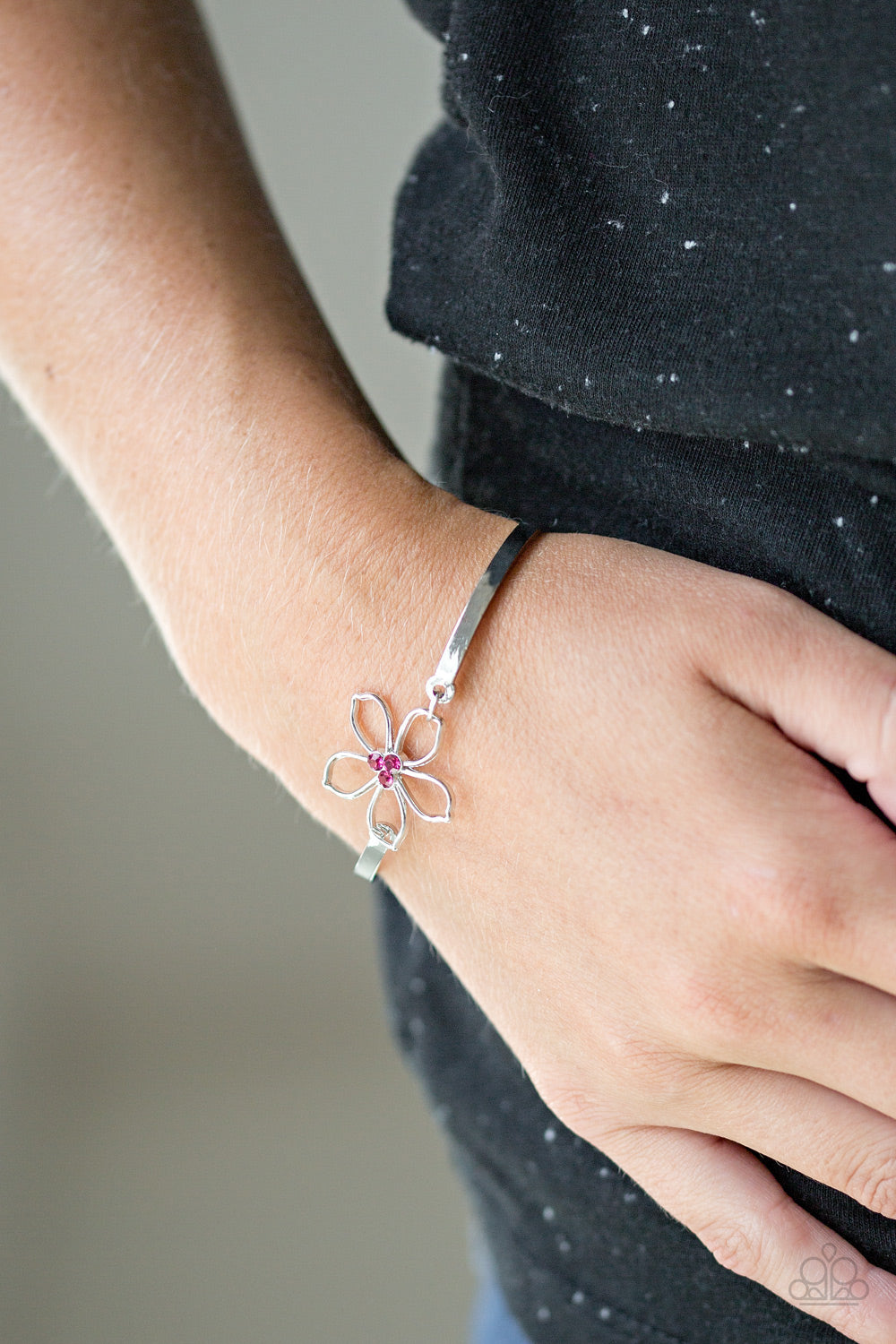 Pink Hibiscus Hawaiian Flower Pearl Bracelet – DinnerWear Jewelry