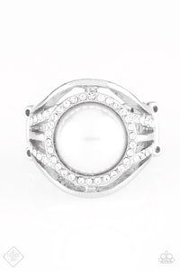 Paparazzi VINTAGE VAULT "Pampered in Pearls" FASHION FIX White Ring Paparazzi Jewelry