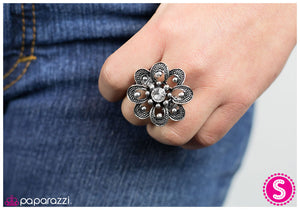 Paparazzi "Growing Admiration - White" ring Paparazzi Jewelry