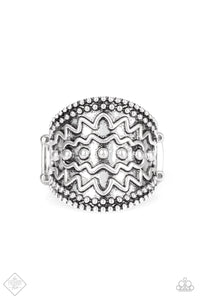 Paparazzi VINTAGE VAULT "Island Rover" FASHION FIX Silver Ring Paparazzi Jewelry