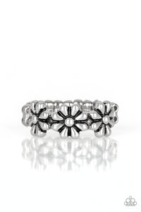 Paparazzi "Daisy Dapper" Silver Ring Paparazzi Jewelry