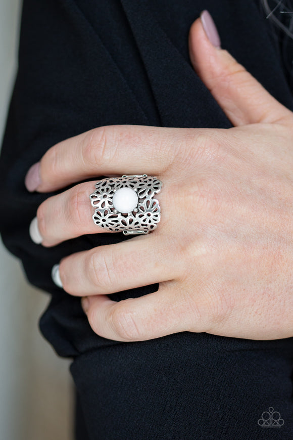 Paparazzi VINTAGE VAULT 