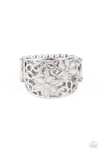 Paparazzi "Clear As Daisy"White Ring Paparazzi Jewelry