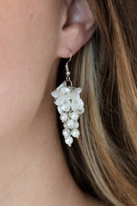 Paparazzi "Bountiful Bouquets" White Earrings Paparazzi Jewelry