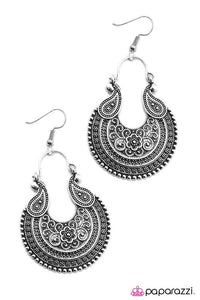 Paparazzi "Embellishing the Truth" Silver Floral Filigree Earrings Paparazzi Jewelry