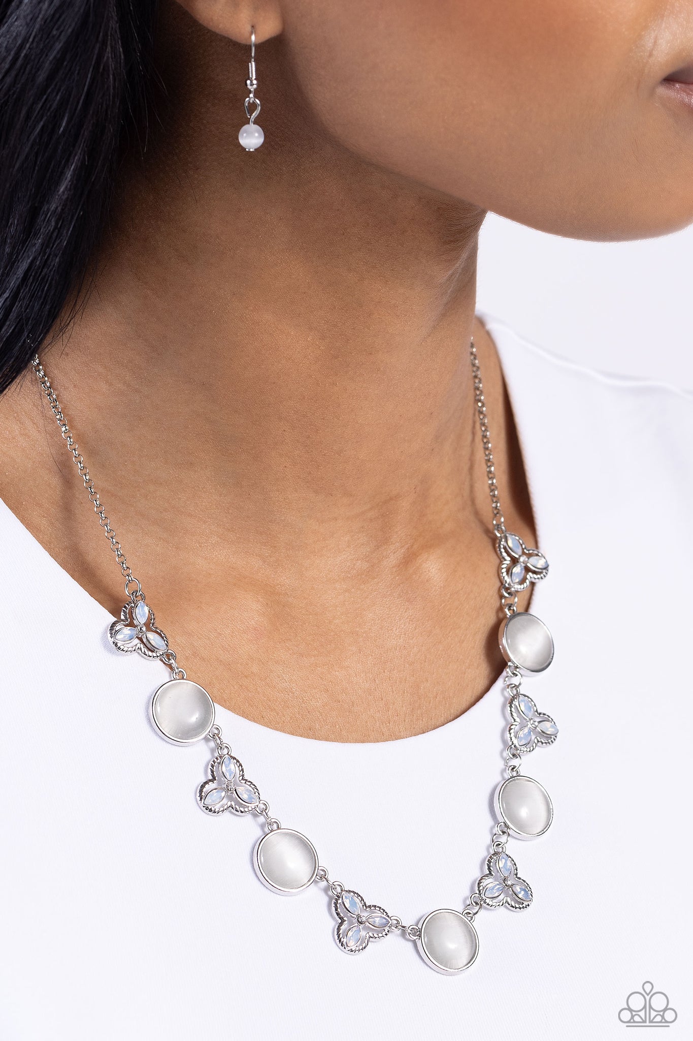 Spotlight Stunner - white - Paparazzi necklace – JewelryBlingThing