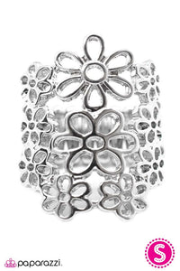 Paparazzi "Spring Cleaning" Silver Stenciled Flower Ring Paparazzi Jewelry