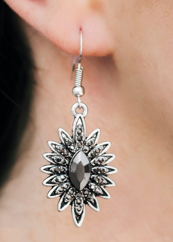 Paparazzi “Destined For Stardom” FASHION FIX Silver Earrings Paparazzi Jewelry