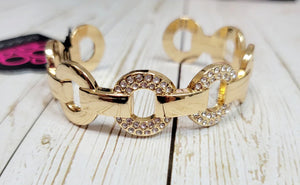 Paparazzi "Revolutionary Romantic" Gold Fashion Fix Exc. Bracelet Paparazzi Jewelry