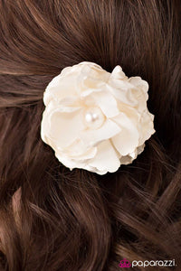 Paparazzi "An Ivory Tower" White 038XX Hair Clip Paparazzi Jewelry