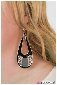 Paparazzi "A Trending Topic" Black Earrings Paparazzi Jewelry