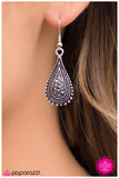 Paparazzi "Beauty Queen" earring Paparazzi Jewelry