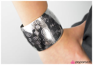 Paparazzi "Bulls Eye - Silver" bracelet Paparazzi Jewelry