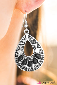 Paparazzi "Canyon Carnivore - Black" earring Paparazzi Jewelry