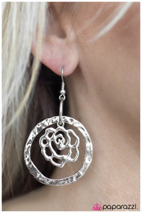 Paparazzi "Ciao Bella" earring Paparazzi Jewelry