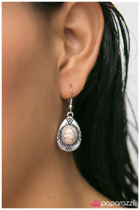 Paparazzi "Deserted Islands - White" earring Paparazzi Jewelry