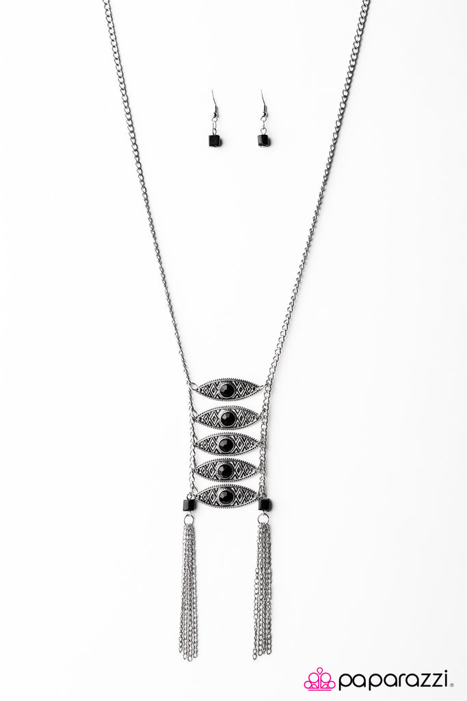 Walk like an egyptian black necklace paparazzi Clearance