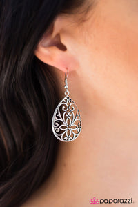 Paparazzi "Enchanted Gardens" Silver Earrings Paparazzi Jewelry