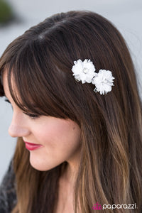 Paparazzi "Flower Patch Fashion" White Hair Clip Paparazzi Jewelry