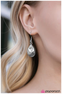 Paparazzi "Glowing With Beauty - White" earring Paparazzi Jewelry