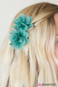 Paparazzi "Golden Summers - Blue" hair clip Paparazzi Jewelry