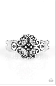 Paparazzi "Timelessly Entrancing" Silver Ring Paparazzi Jewelry