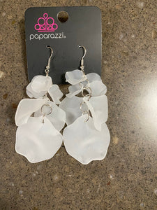 Paparazzi "Fragile Florals" May 2020 Life of the Party Exclusive White Earrings Paparazzi Jewelry