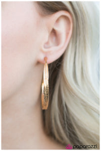 Paparazzi "Its Now or FEATHER - Gold" earring Paparazzi Jewelry