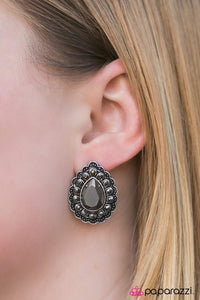 Paparazzi "Killin It" Silver Earrings Paparazzi Jewelry