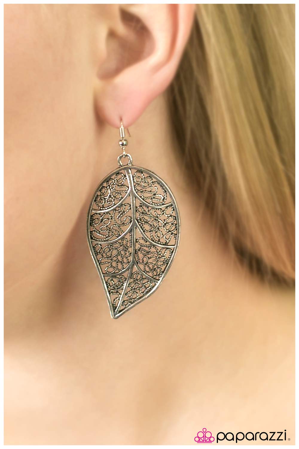 Paparazzi leaf earrings Clearance