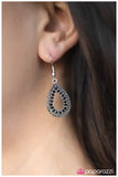 Paparazzi "Living In Luxury" earring Paparazzi Jewelry