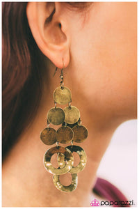 Paparazzi "Lure Me In" earring Paparazzi Jewelry