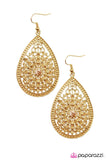 Paparazzi "My Queen" earring Paparazzi Jewelry