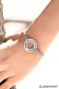 Paparazzi "Never Stop Dreaming - Silver" bracelet Paparazzi Jewelry