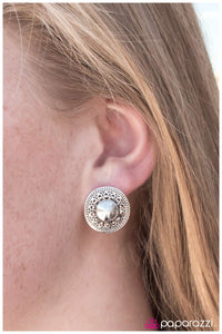 Paparazzi "Next Top Model" earring Paparazzi Jewelry