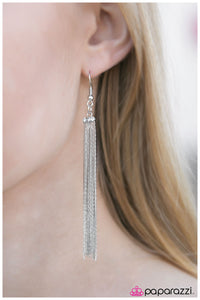 Paparazzi "Night At The Oscars" earring Paparazzi Jewelry